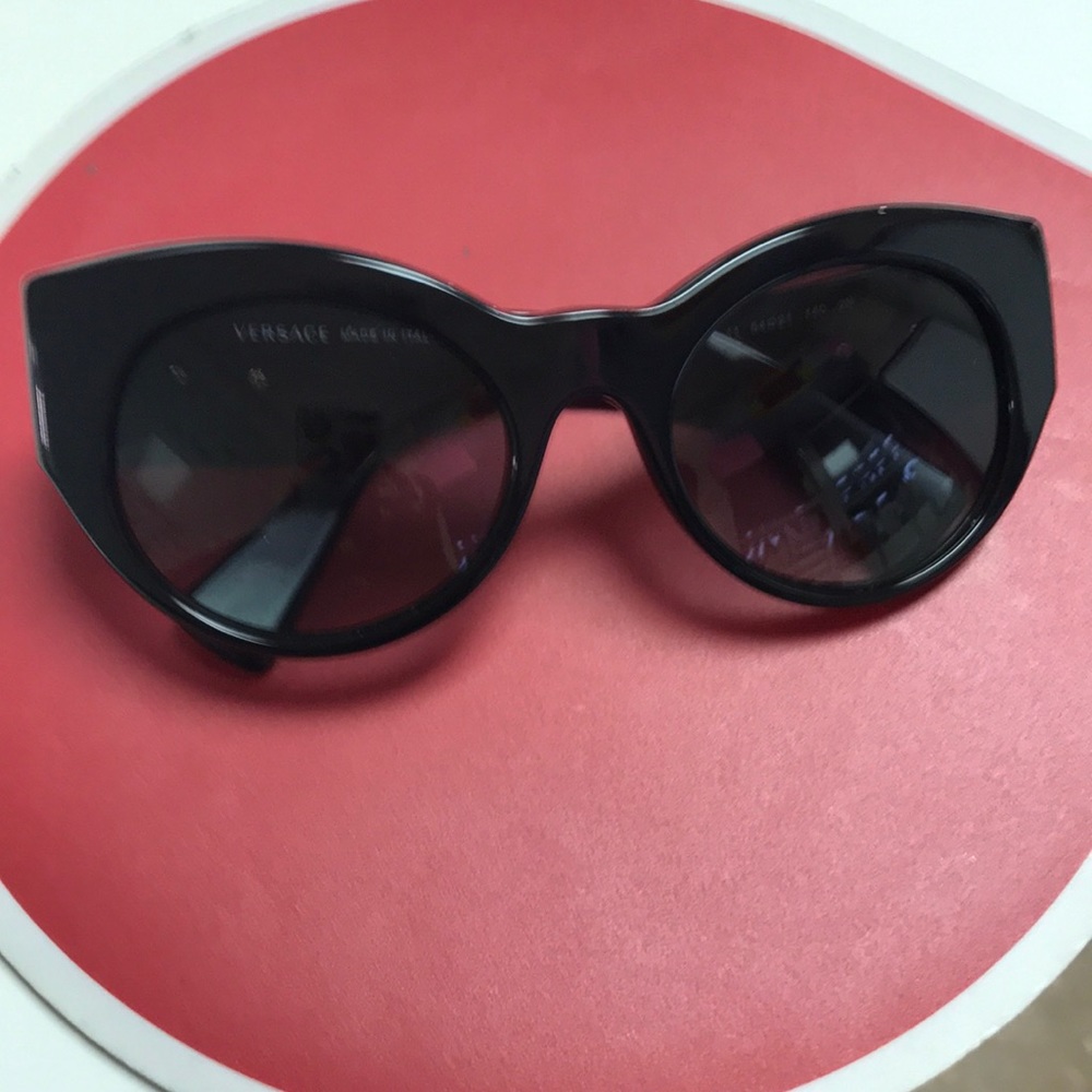 Authentic Versace Sunglasses - Picture 4 of 5